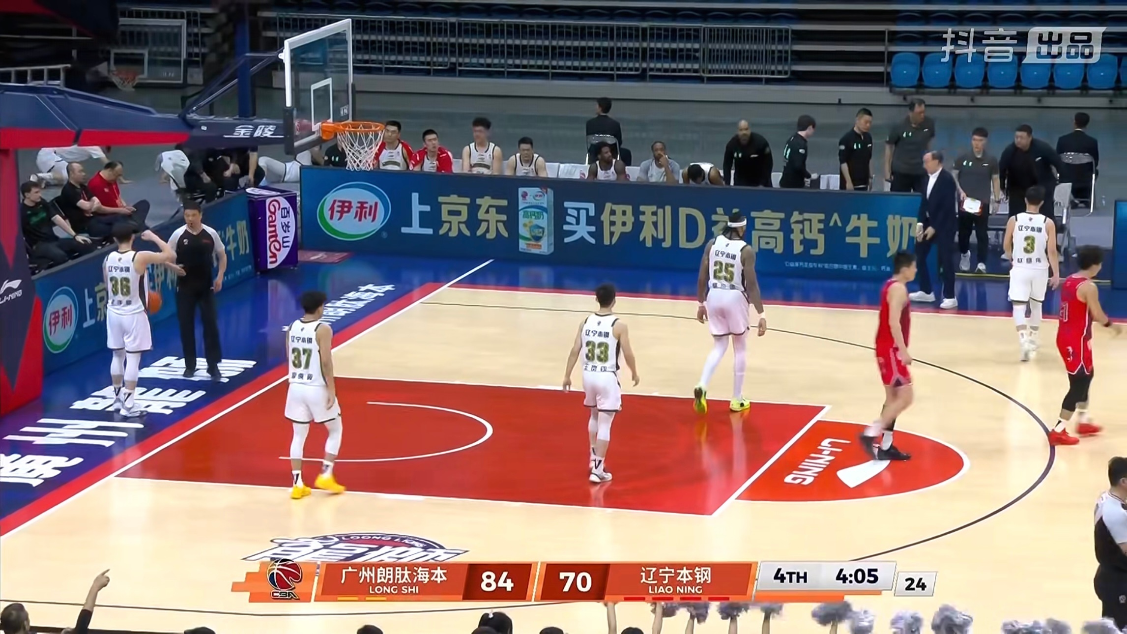 4分又到14分，小高潮还回去了。嘿。龙狮男篮vs辽宁男篮