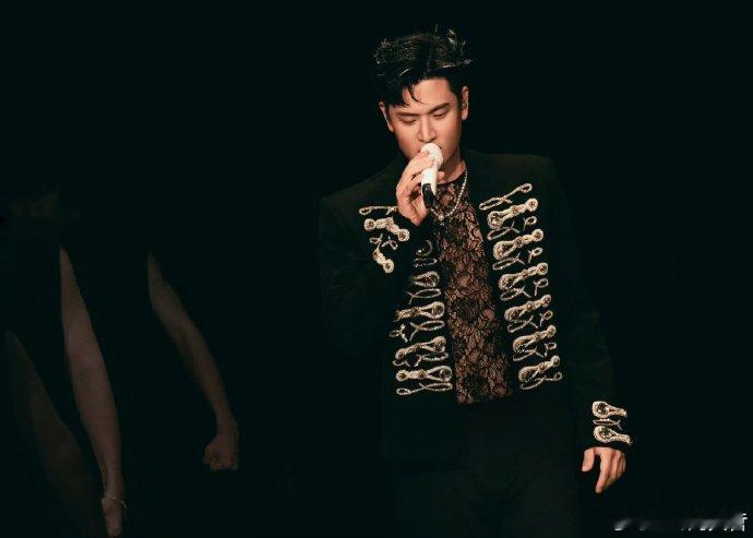 声生不息大家庭喜提周兴哲 以家人身份加盟华流季 实力唱将再掀音乐热潮 