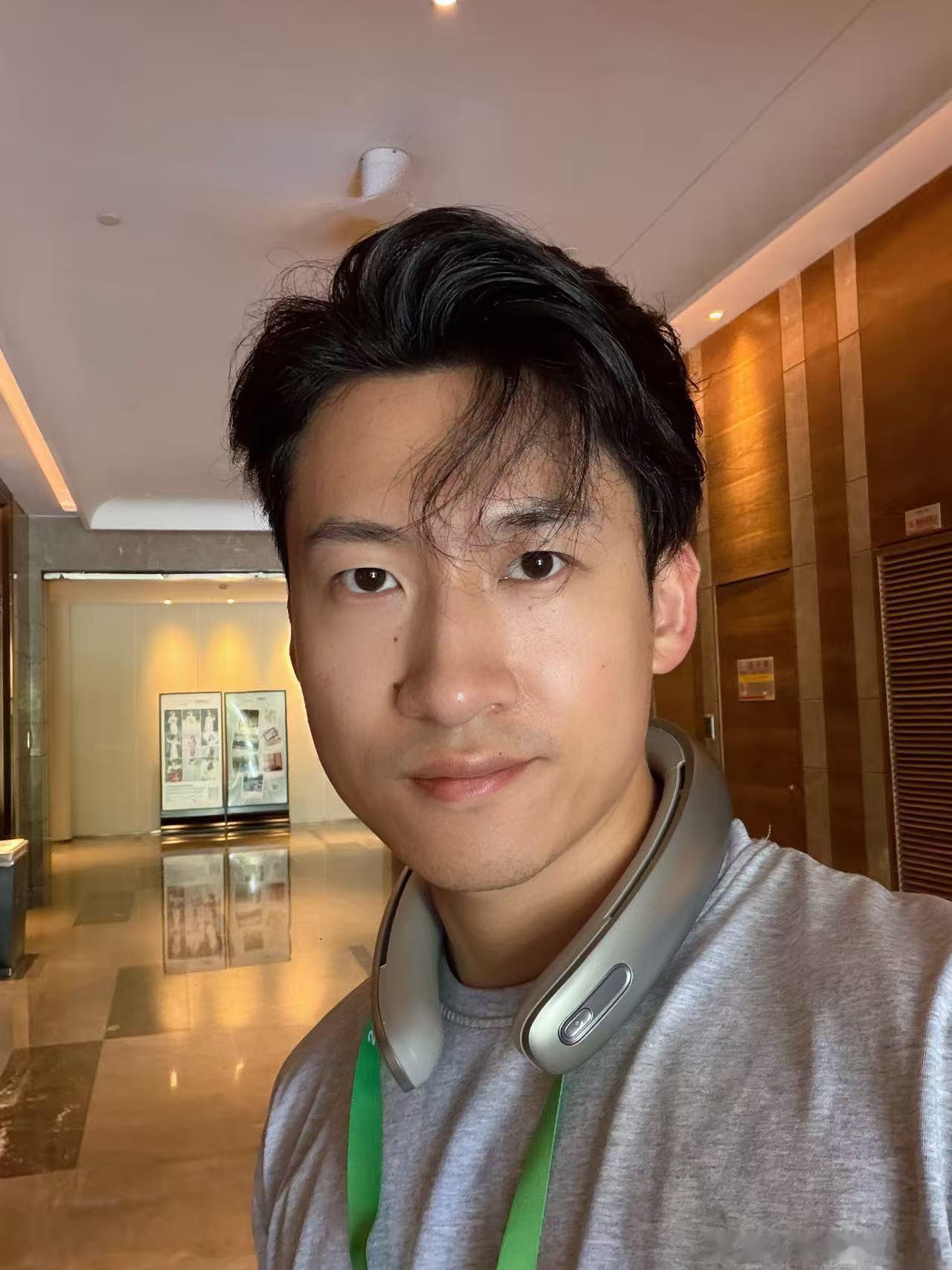 保时捷无限热爱c我和汽车的日常 保时捷给的空气围脖真不错这个天气可以说是救我狗命
