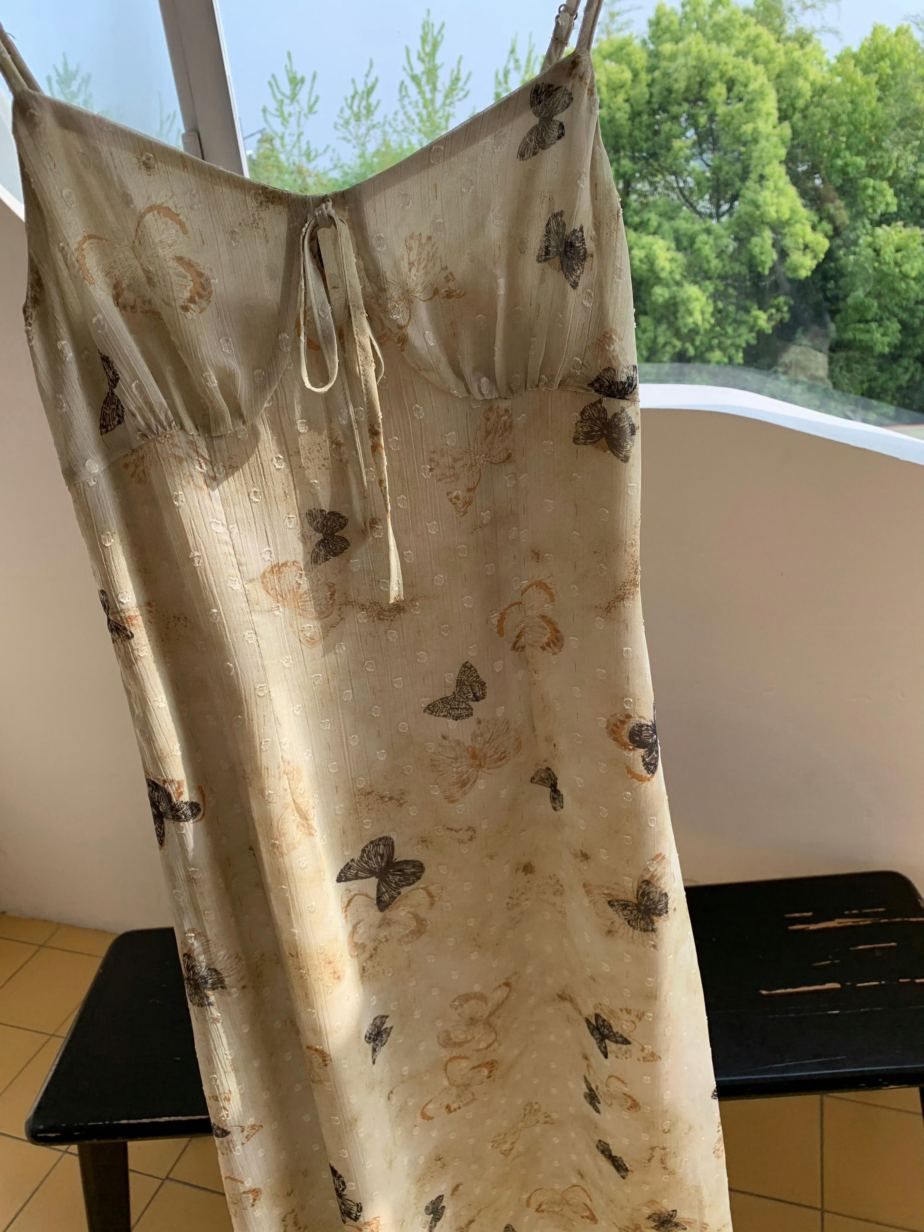 🦋🎠💘碎花吊带裙的绝美live图～美到我了！三个花色真的都是心头爱拍照也会