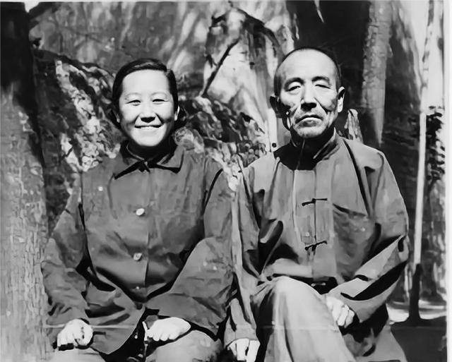 1971年，一老农民贪便宜，娶了一个不要彩礼还比自己小10岁的懒老婆。

陕西村