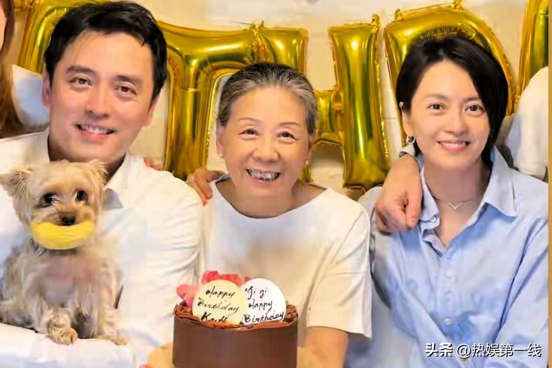 【1分钟早于弟弟出生，50年后颜值依旧，这基因太绝了！】

3月28日，梁咏琪晒