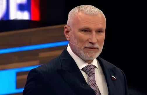 比特朗普更刚的男人来了，俄罗斯国家杜马国防委员会第一副主席阿列克谢·朱拉夫列夫表