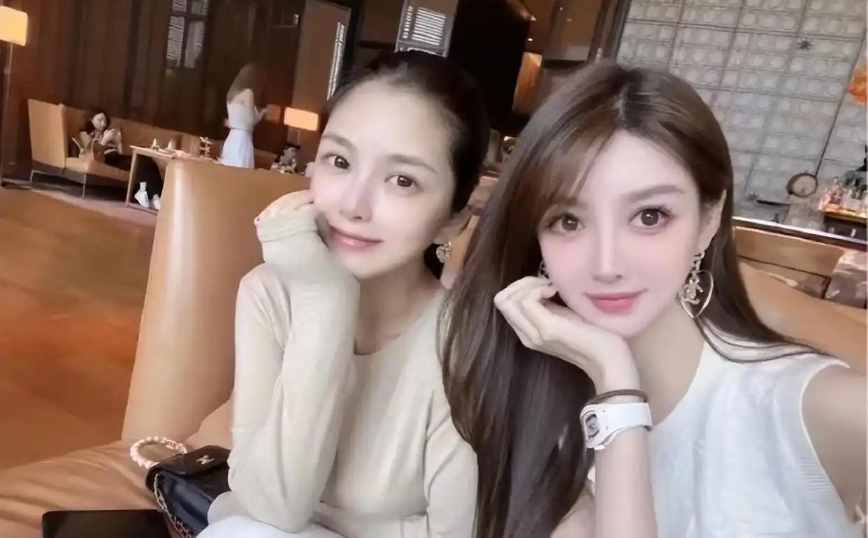 杜淳老婆王灿与黄晓明前女友叶珂是好朋友吗？ ​​​