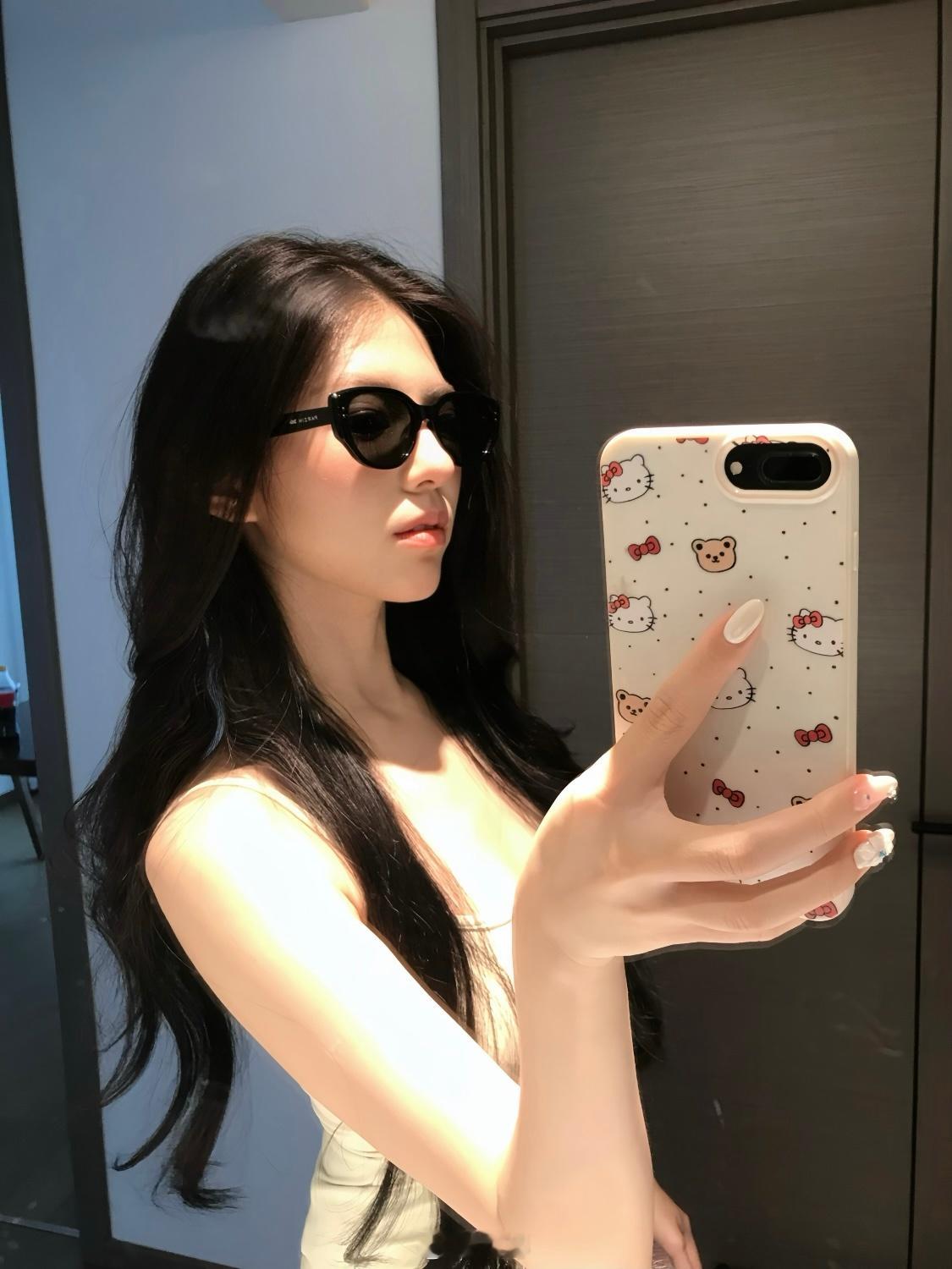 看，快看，是home键的iPhone！ ​​​