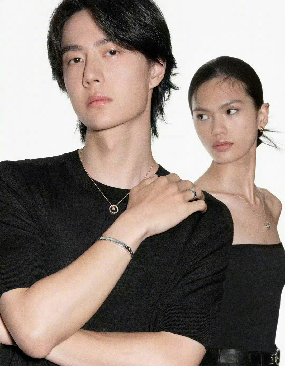 王一博最新香奈儿广告图，来评价一下！ ​​​