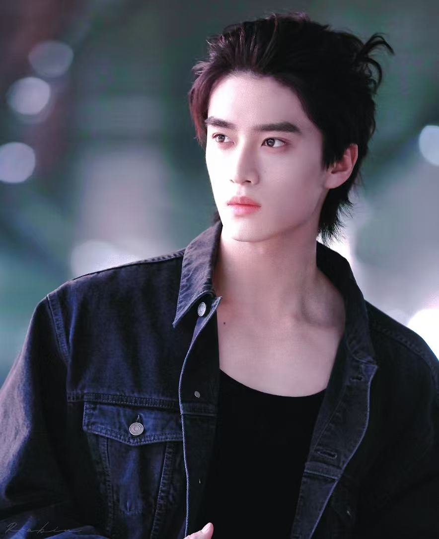 想看47主题曲配张康乐的脸 剧集四十七从演员到制作都无可挑剔，张康乐凭借建模脸与