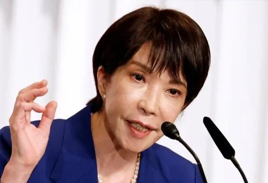 这就是郑丽文要“拜见”的日本高市早苗。日本自民党当选总裁高市早苗（即将成为日本首