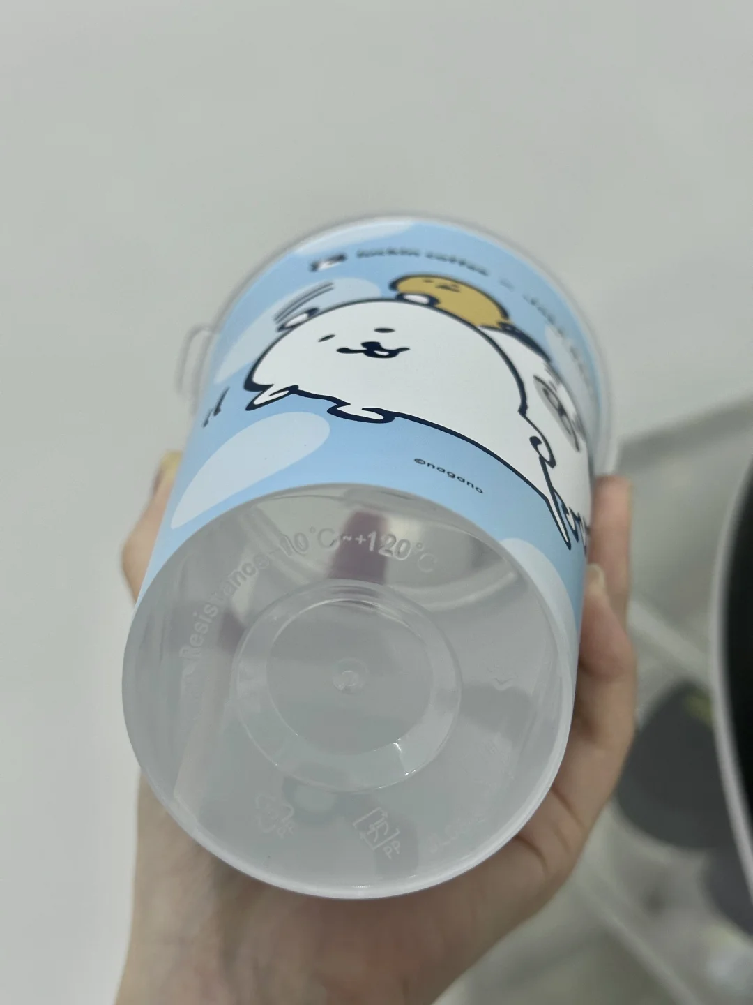 有瑞幸联名杯子的，你们快看杯子底下！！！🫨