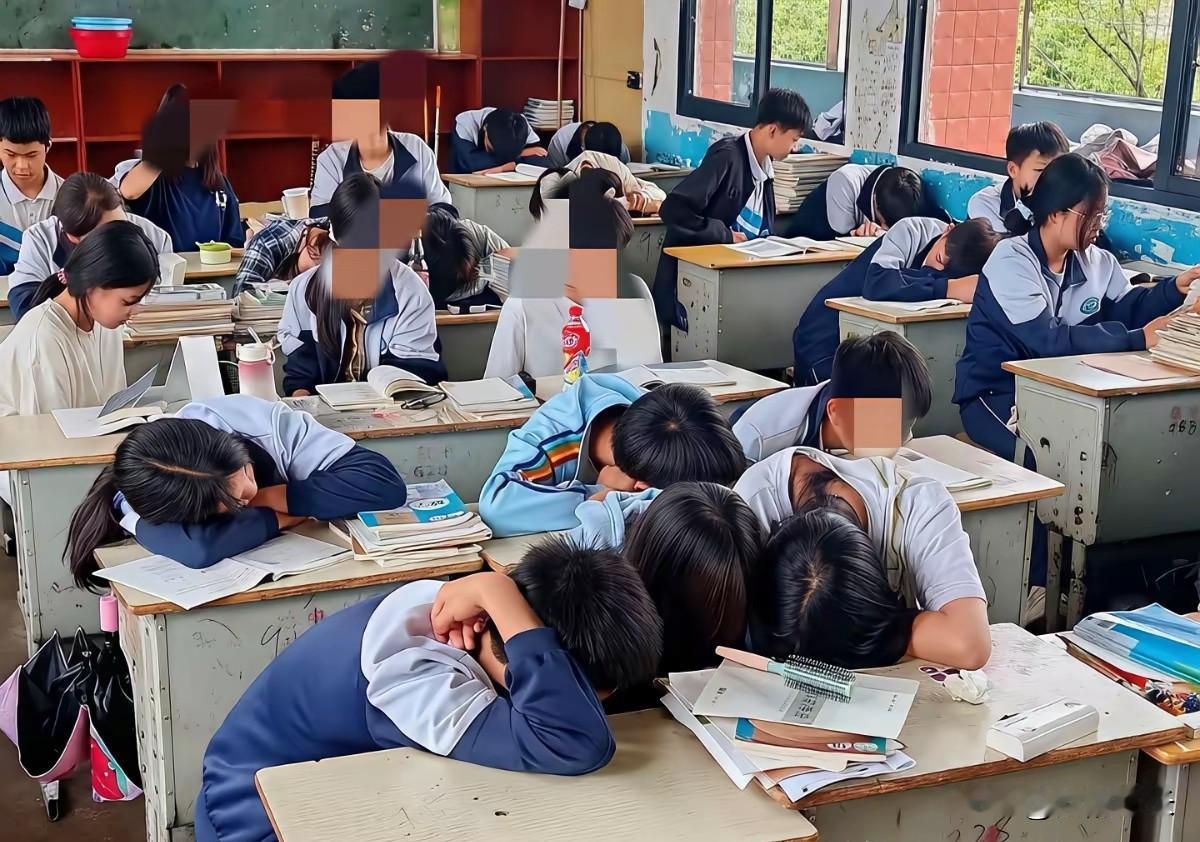 退休老教师说：
“高考只淘汰两种人，要么懒，要么蠢”，不管你智商多么平庸，只要稍