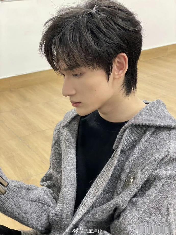 余宇涵首次个人演唱会 余宇涵的首次个人演唱会终于来啦！从练习生到歌坛新星，他的每