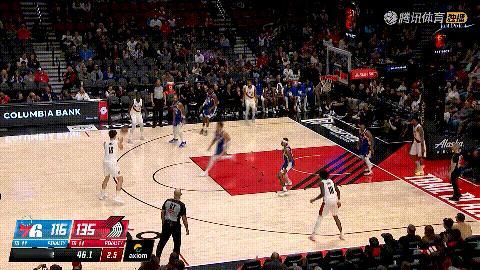 开拓者新秀杨瀚森真是太不自量力了！在今天开拓者主场迎战76人的比赛中，当时比赛进