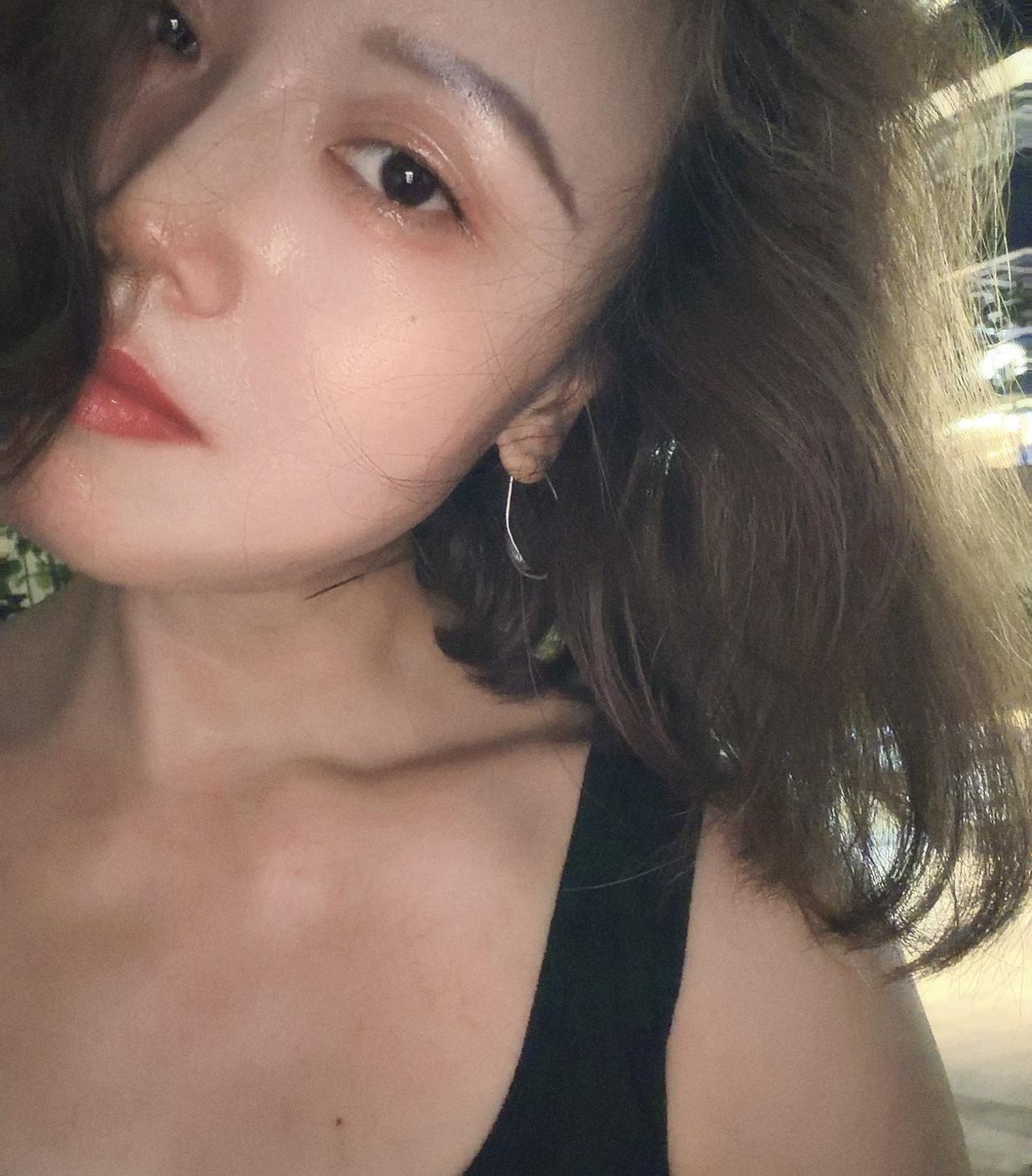 夜色温柔，晚风相伴

喜欢夏天的夜晚～

梦凡的世界 祝亲爱的你平安喜乐