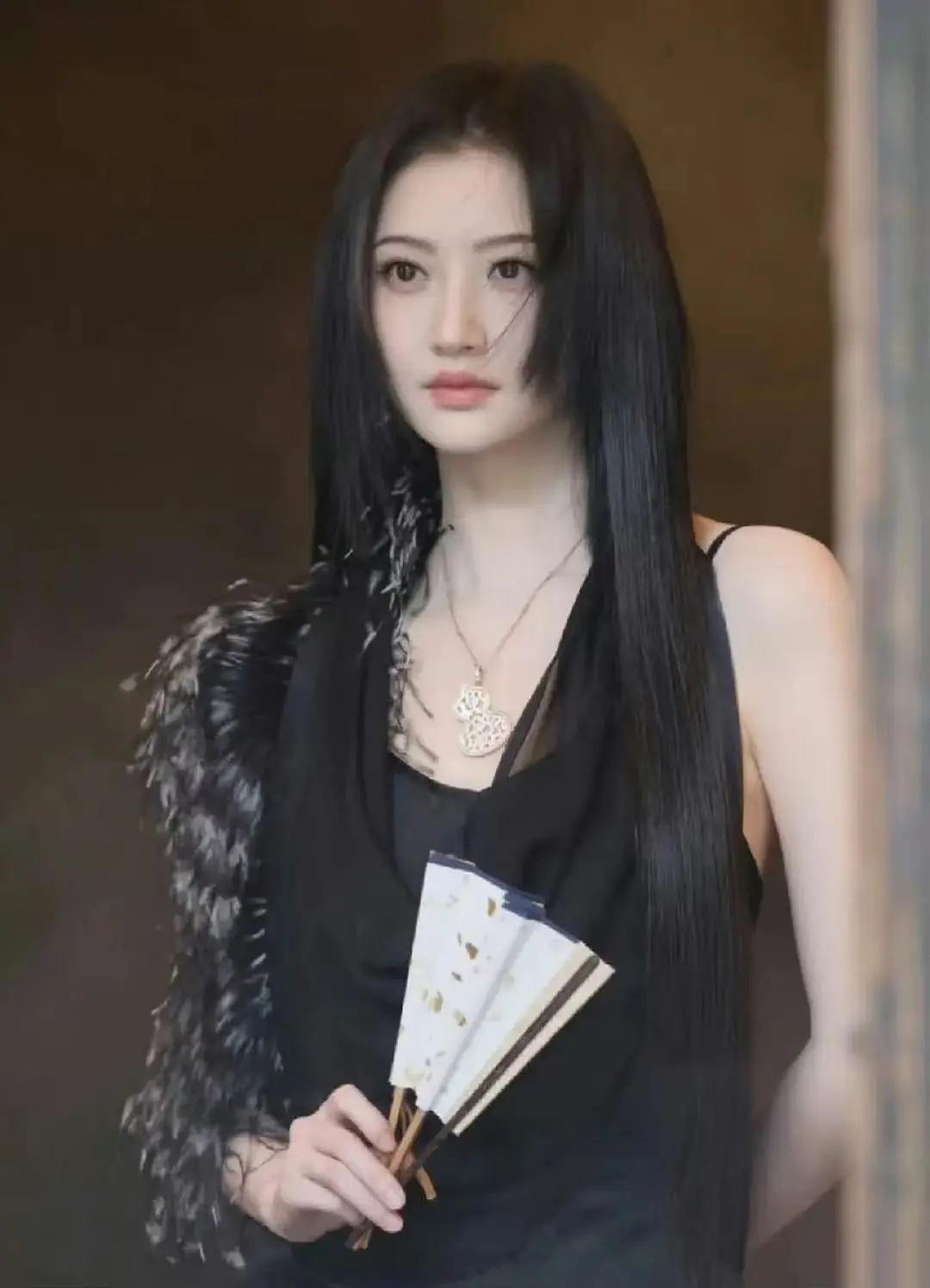 景甜新剧龙骨焚箱孟千姿什么水平。。[微笑]龙骨焚箱 ​​​