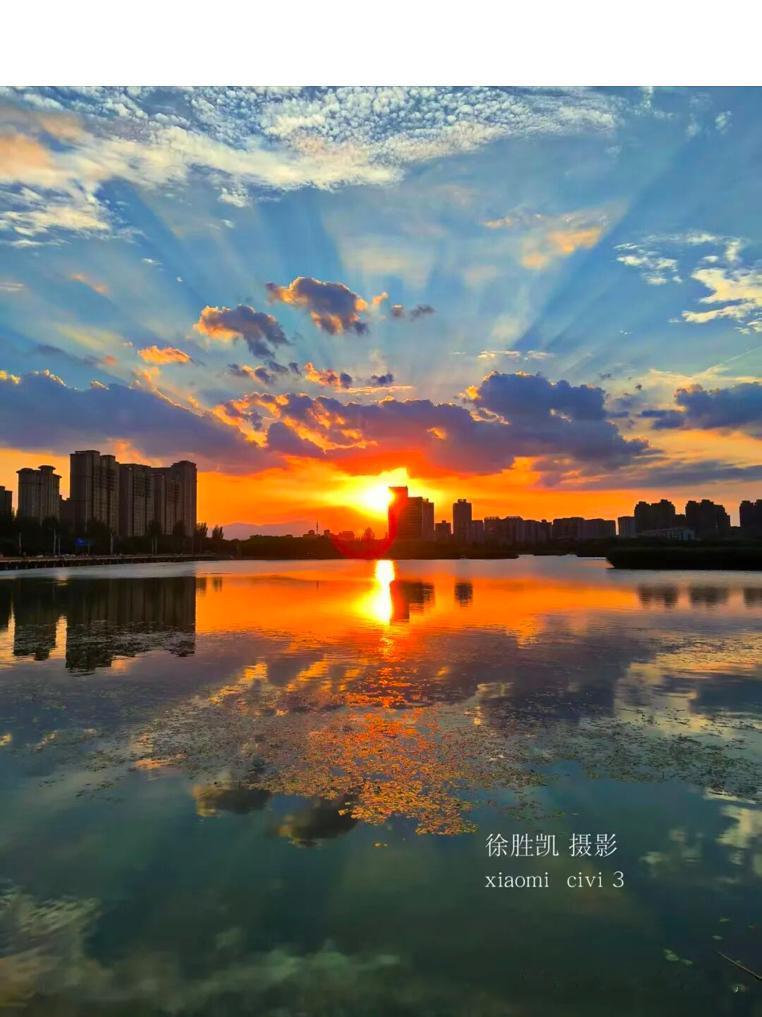 《赏王毓中 国画有感》

作者：黄学勤

丙午正月初五

心有火红祝大年，
人在