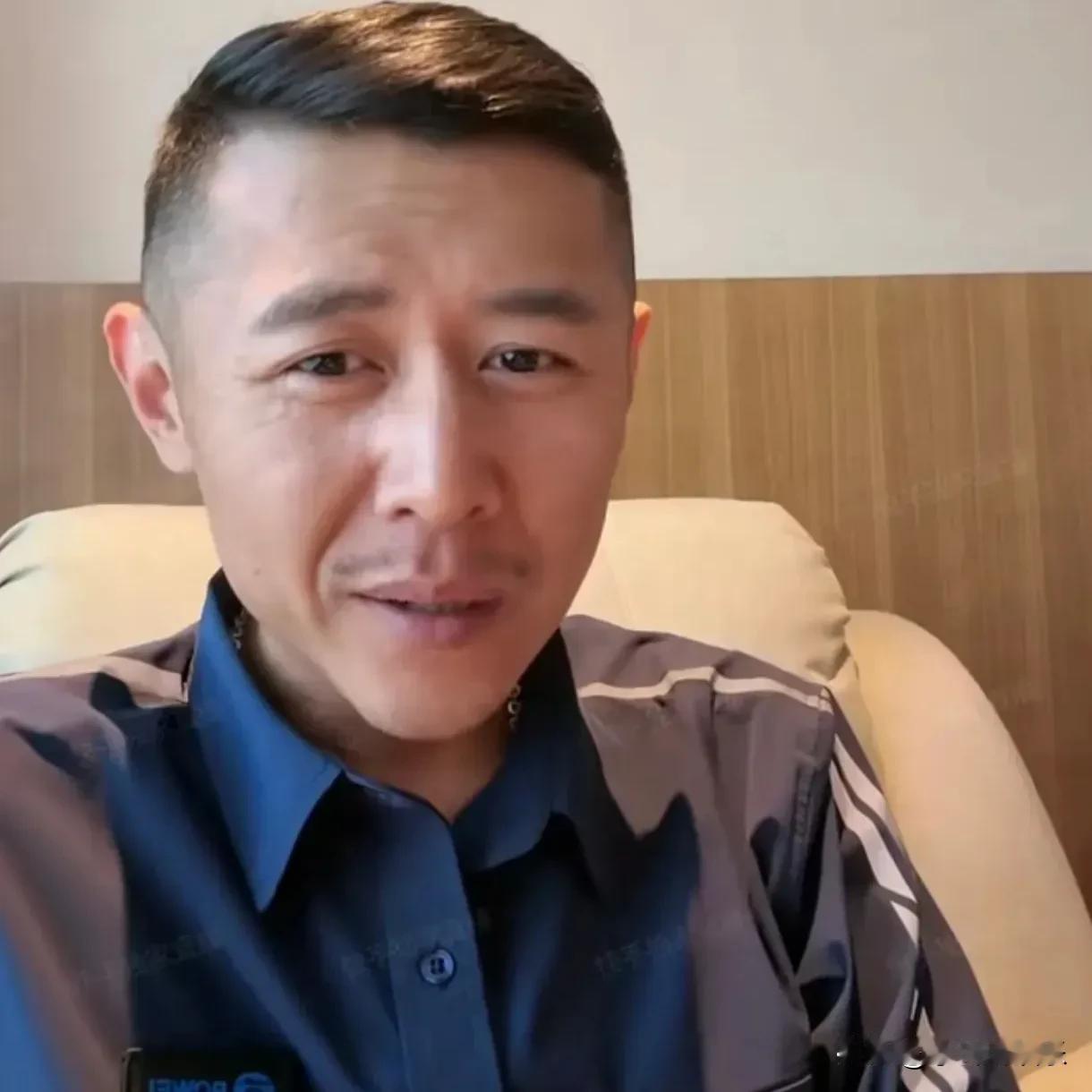 我太懂大冰

为啥这些年不爱回老家了

因为受不了
那套虚头巴脑的酒桌文化！
