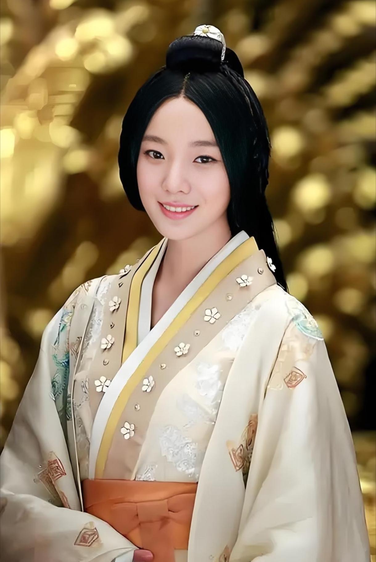 公元前91年八月，汉武帝的皇后卫子夫，坐在空荡荡的椒房殿里，准备上吊自杀，殿外传