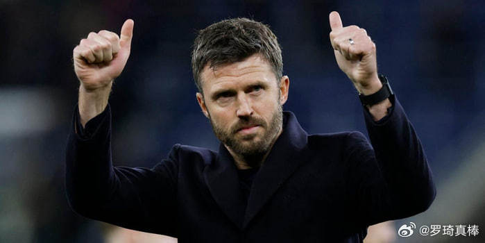 官宣在路上！曼联密谈莱万，有望免签拿下世界顶级神锋莱万足球足球 　　据《Spor