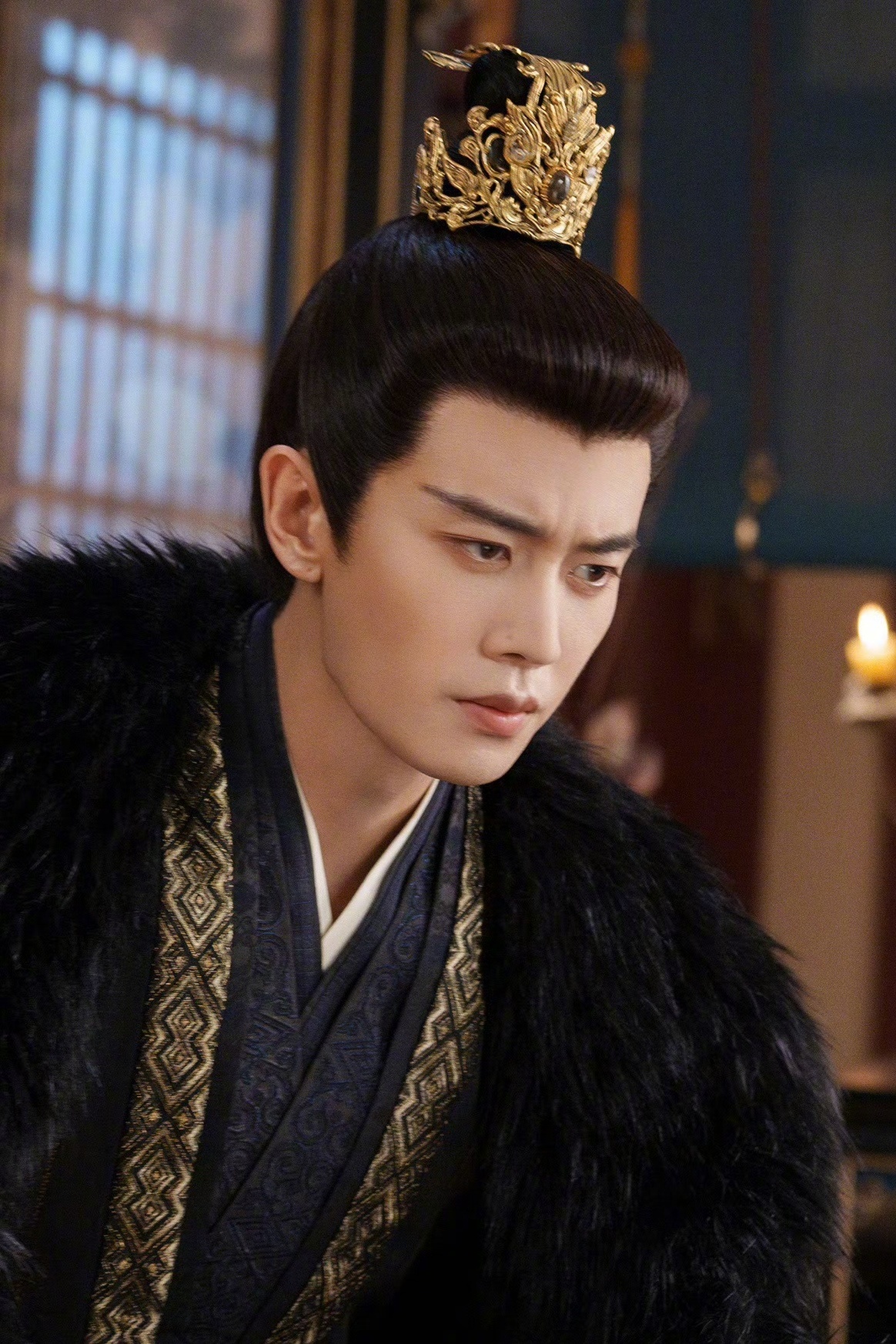 任嘉伦×彭小苒《凤凰台上》定档11.14。疯批皇帝搞事业不忘谈恋爱，强制爱又甜又