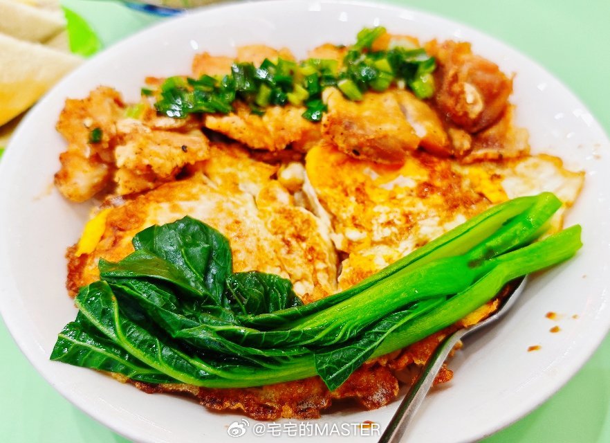 干活干的饿的目眩了 抓紧吃饭 上海·龙阳广场