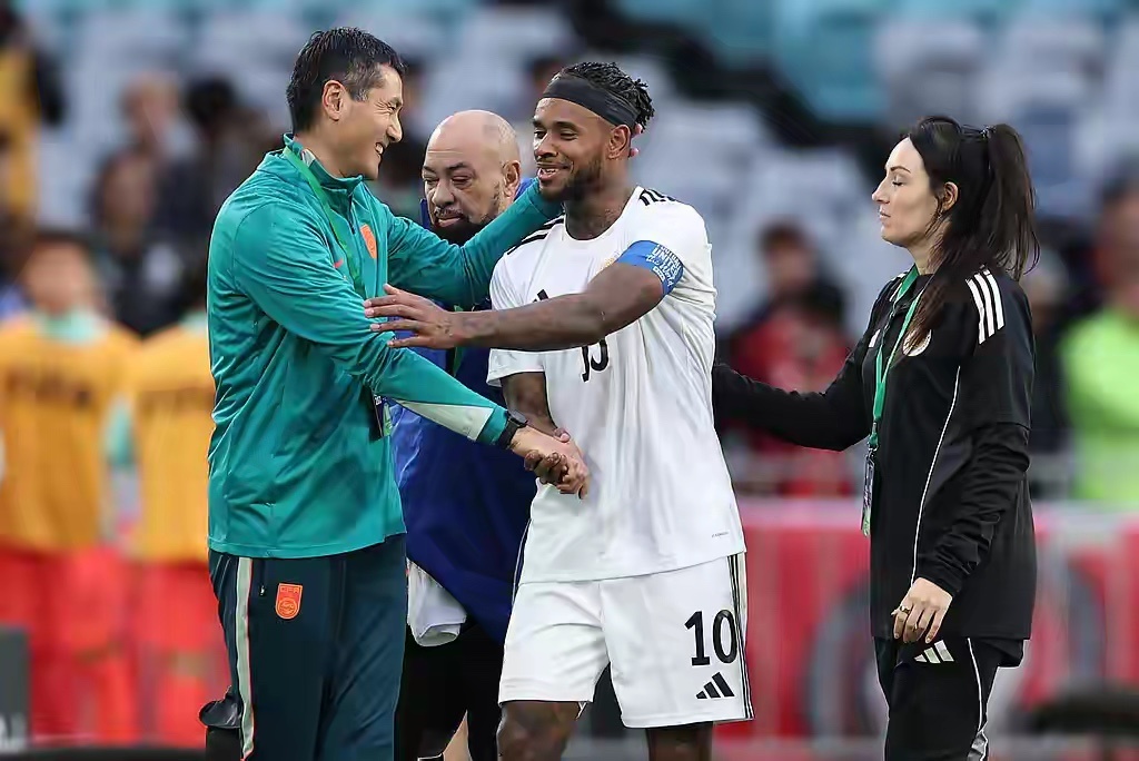 3月27日，邵佳一执教国足首秀告捷，中国队2-0击败库拉索，收获国际足联系列赛开