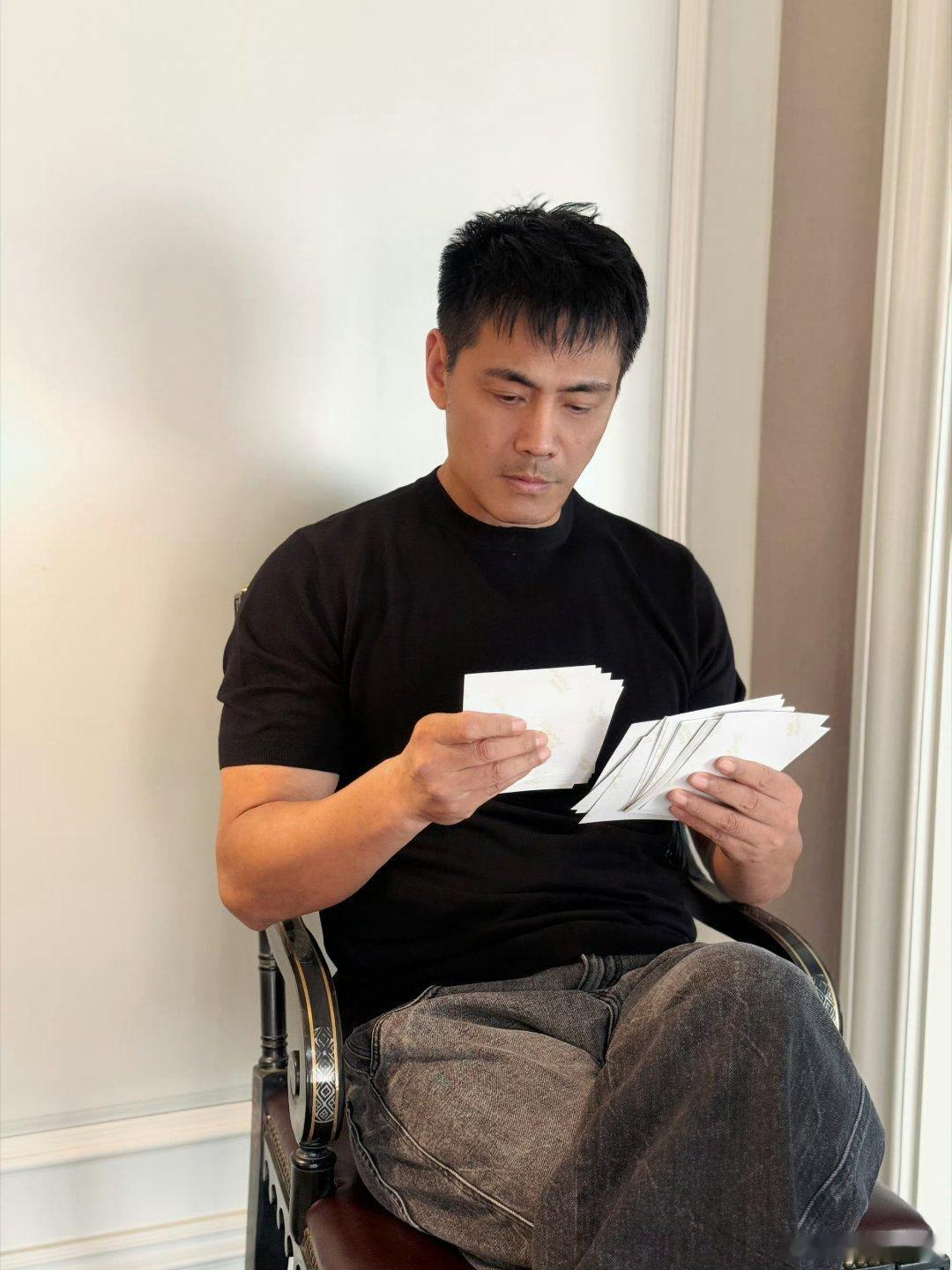  邵兵从容回应退赛，坦然面对取舍，祝顺利恢复，期待荧幕再次相遇邵兵回应退赛披荆斩