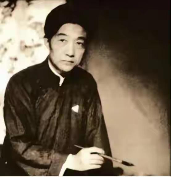1937年，徐悲鸿在香港时，遇到一个德国人售卖四箱古画，当徐悲鸿看到第三箱时，突