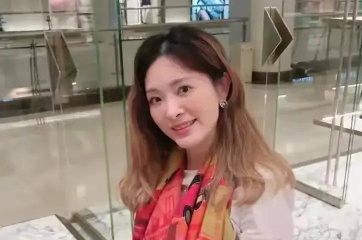 一晃六年！刘真离开已经6年，辛龙一句感慨，看哭无数人。国标舞女王刘真离世转眼已经