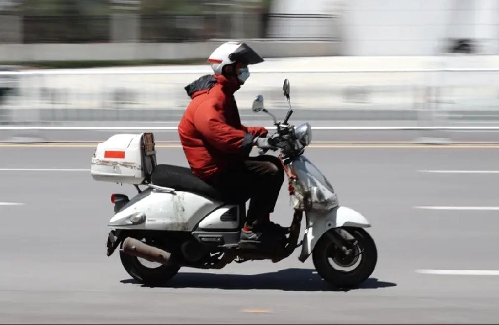 新国标电动车限速争议大，但我觉得限速是必然趋势。新国标不止限速一项要求，还有防火