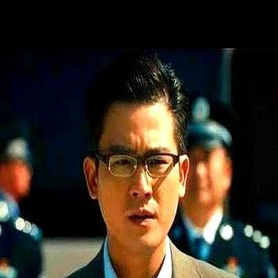 出门前撒香灰，抽屉里夹头发丝，潜伏二十年没露一点破绽。

欧豪演的这个间谍，表面