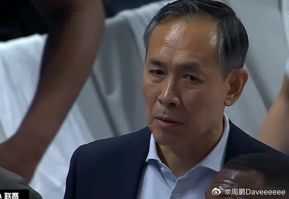 这个场地没有变，蓝天白云没有变，下半场的上海队，是真的变了啦CBA北京男篮vs上
