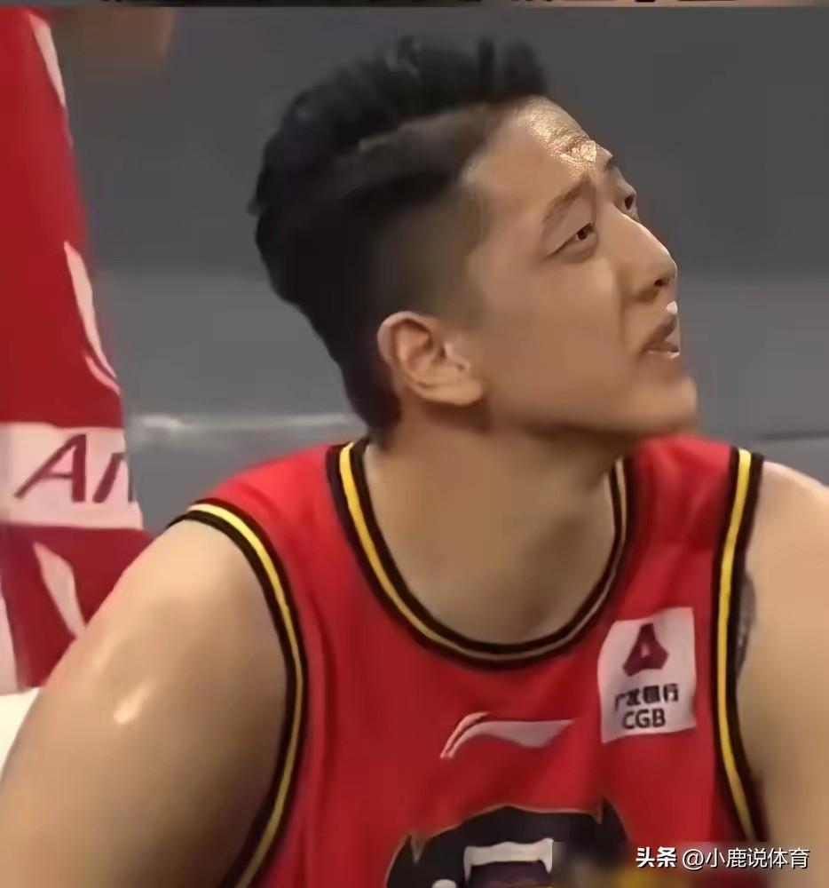 一时狠话脱口而出真能毁掉球员一生前程吗？
情绪上头的冲动，最容易打碎队友之间所有