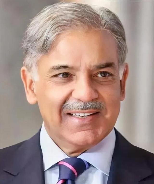 巴基斯坦传来消息！
4月18日，巴基斯坦总理办公室发声明，把柴油价格直接往下砸了