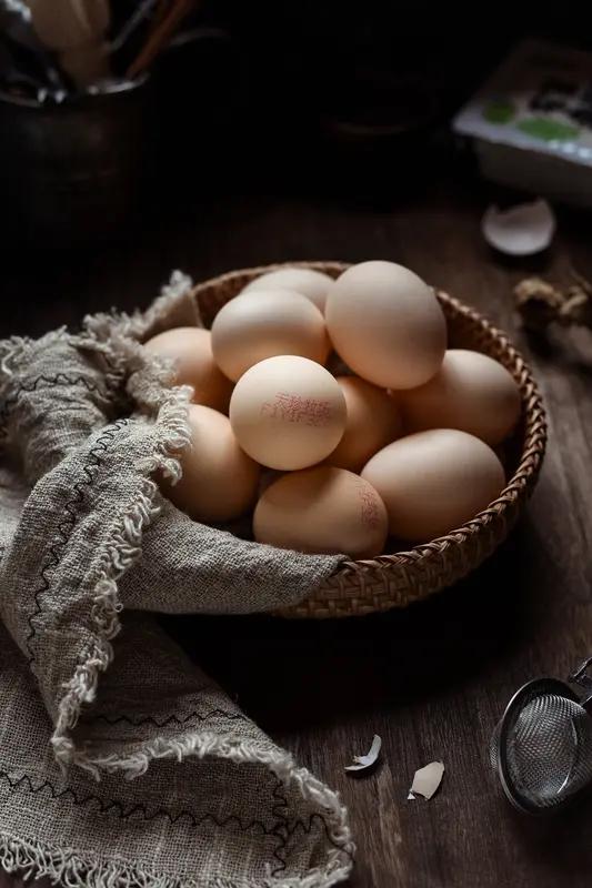 4月5日胖东来官方又就“鸡蛋被检出角黄素”事儿发声了。上次“王海测评”相关视频一