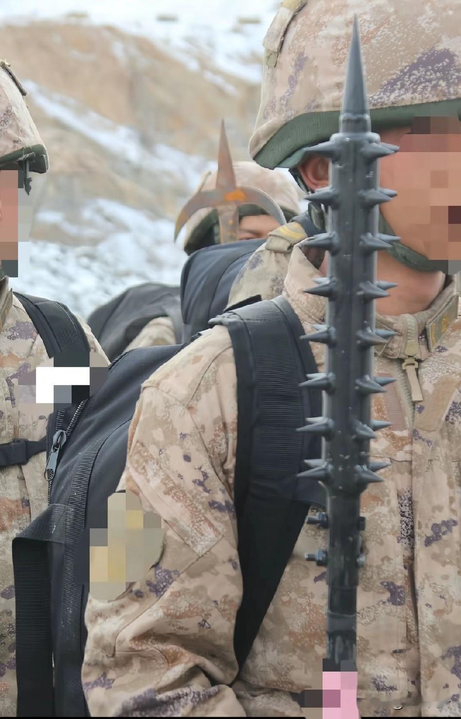 明朝边军的装备都用上了，这个挨一棒打身上怕有点疼哦！
就中国男人提到火拼，都像是