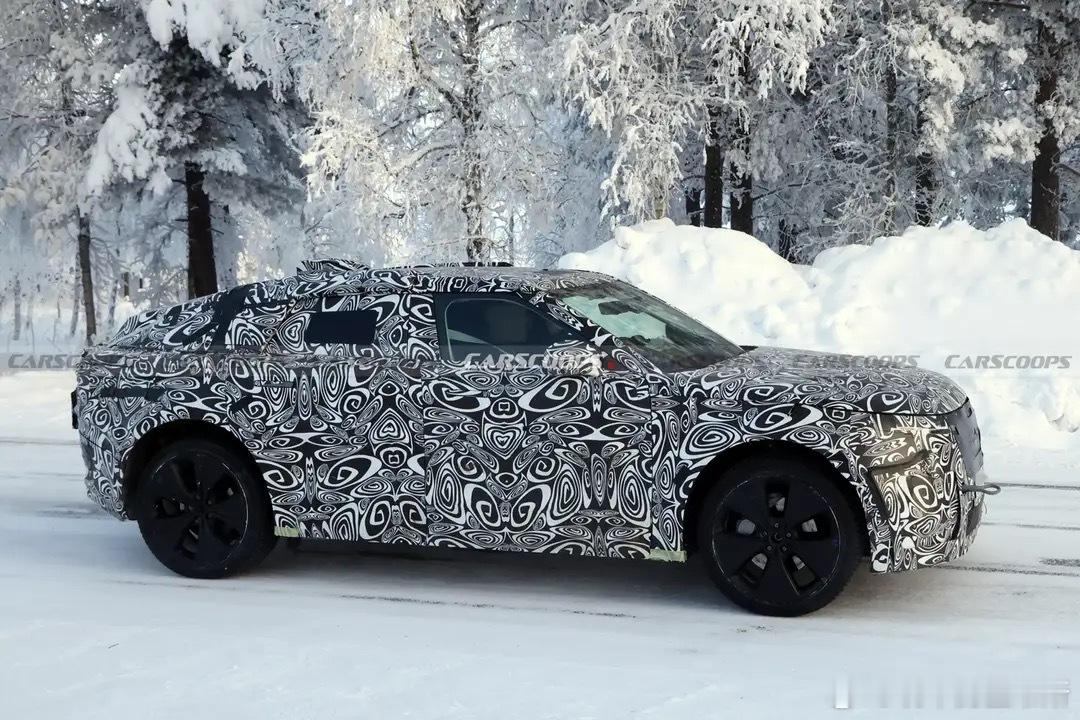 最近看到2026款路虎揽胜星脉的谍照，我第一反应是：这还是我认识的那台路虎吗？它