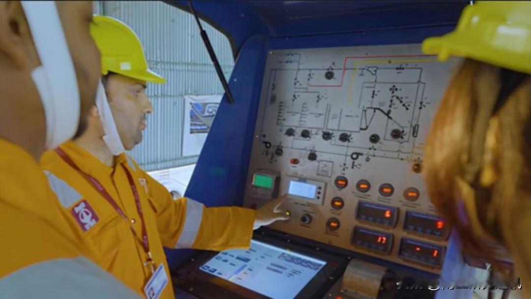 路透社12月9日报道，印多家军工企业高管近期曾访俄，商讨武器联合研发与生产事宜。