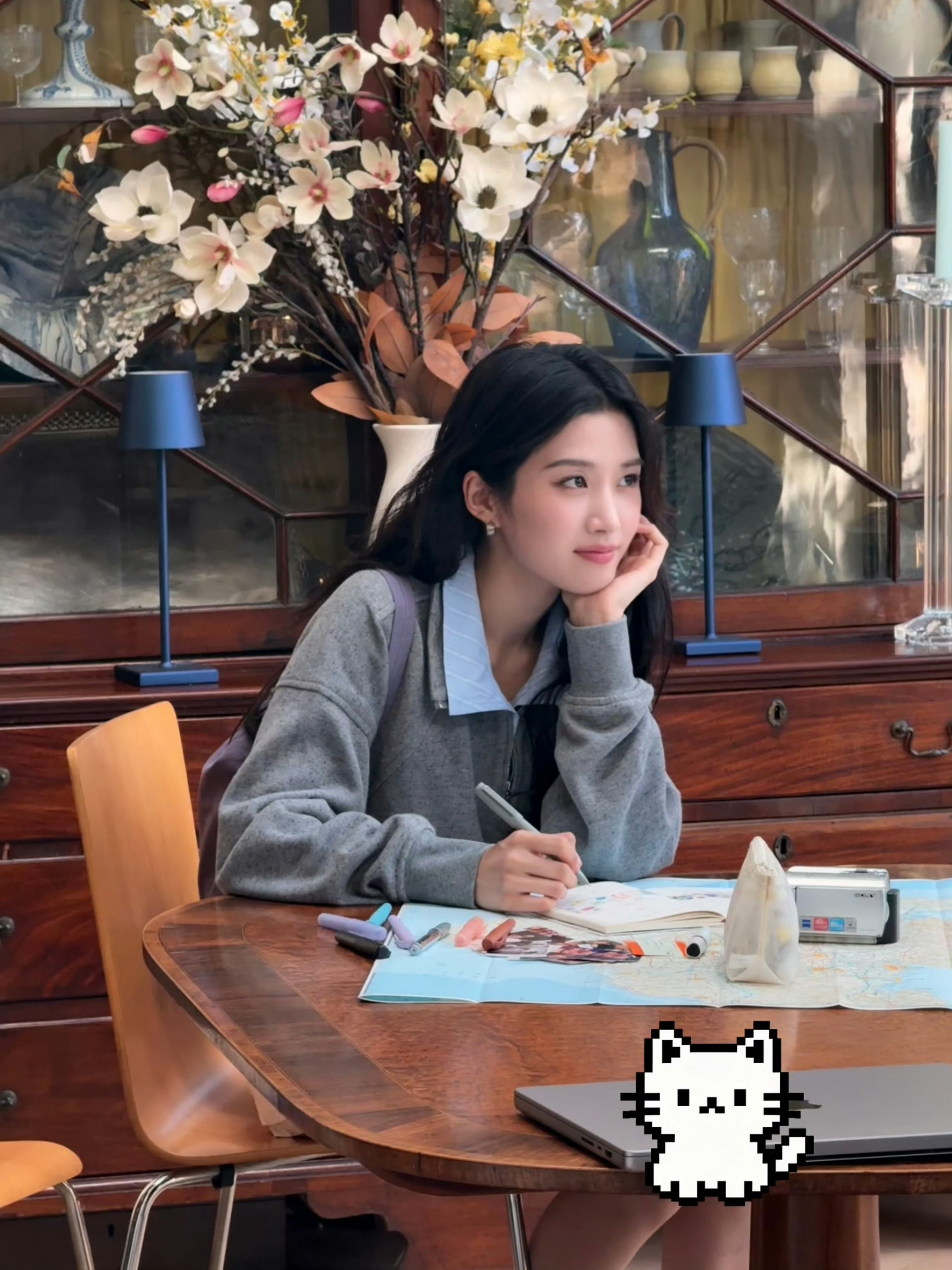 卢昱晓内核好稳一女的 被爱养大的人，连松弛都是骨子里的。丢钥匙不焦虑，永远都有新