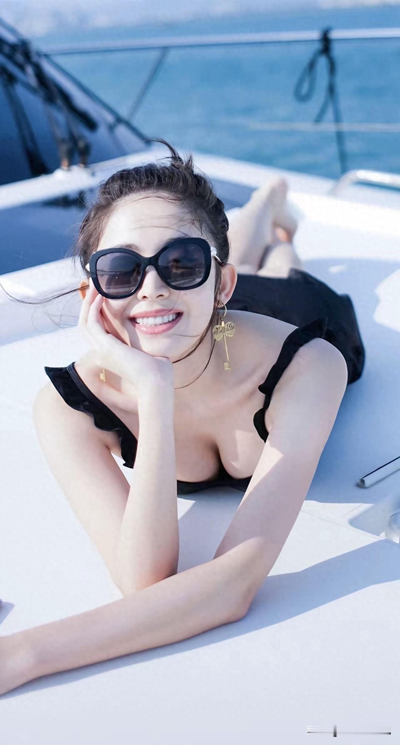娜扎笑起来真漂亮