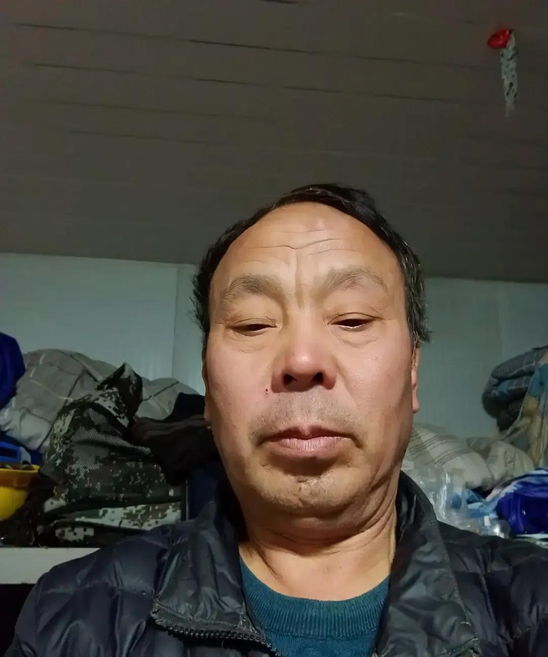 刷到个帖子说人类十大洪水里七回都在中国，配图是青海积石峡那条大峡谷。
四千年前一