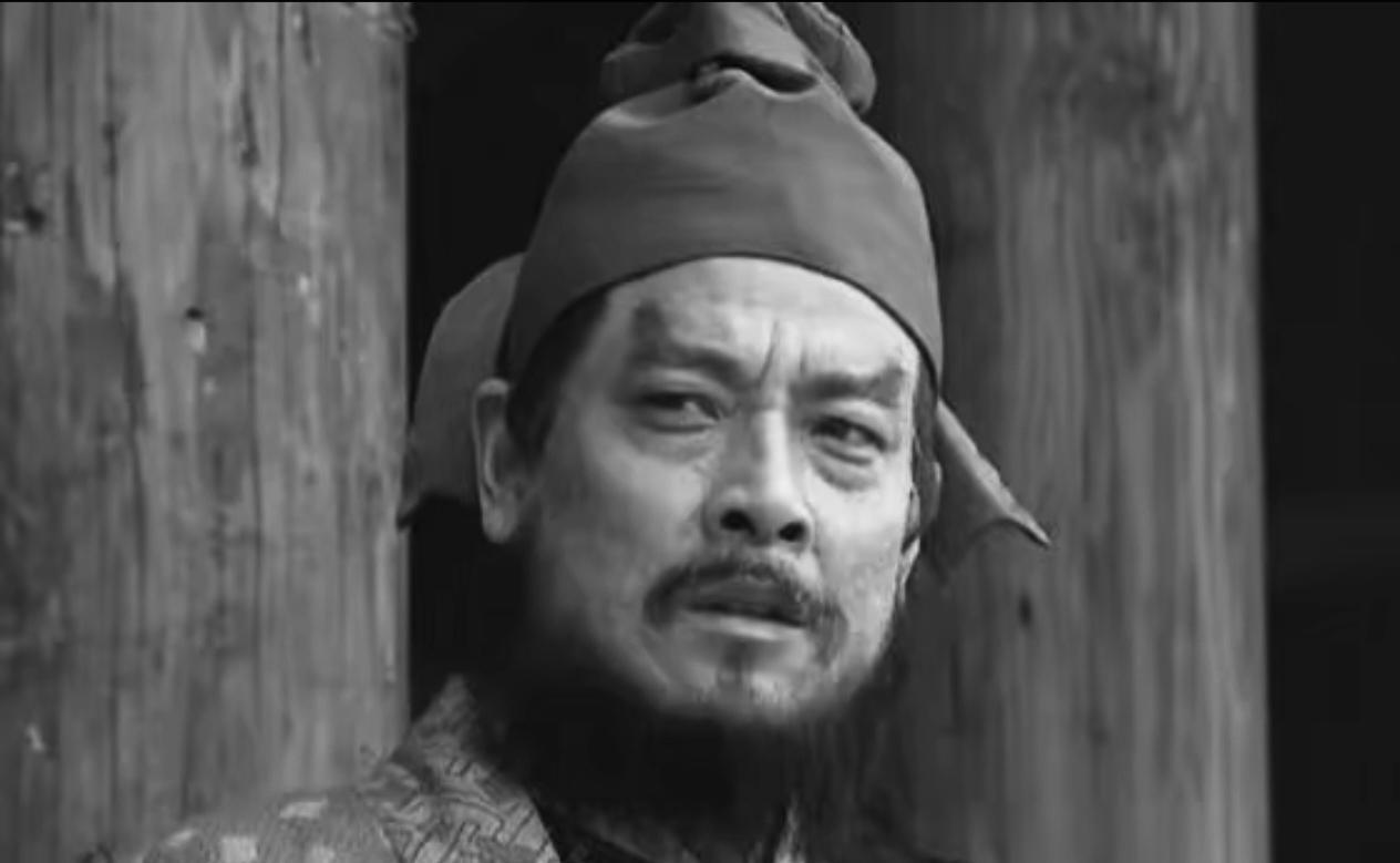原来张治中老爷子这辈子， 最感人的事情， 不是塑造了多少经典角色，而是他主动让出