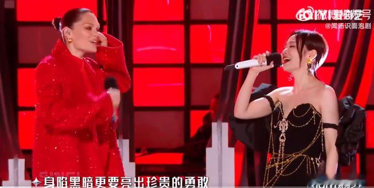 串台了以为结石姐又去歌手了 《亚洲新声》真有你的！请结石姐和张靓颖来，直接把氛围