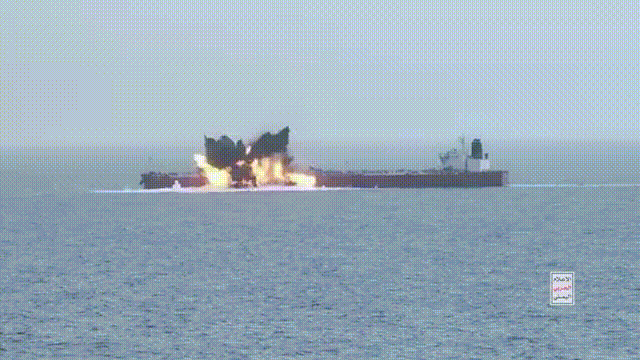 7月16日，也门胡塞武装称，也门胡塞武装海军部队使用无人自杀艇在红海，击中了一艘