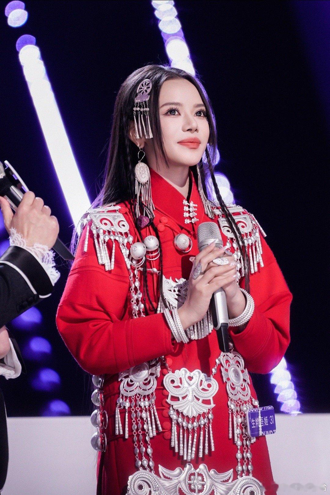 芒果新签女艺人做梦都想去花少8 别说迈利撒和生特吾姬了大家都想去啊！毕竟这季花少