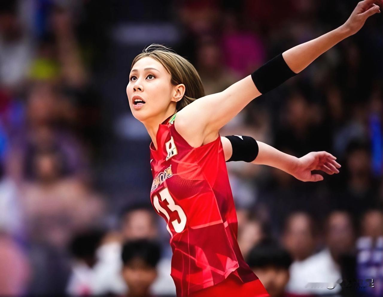 日本女排打的就是明星排球，只有1米74的主力接应和田由纪子昨晚的表现相当出彩，得