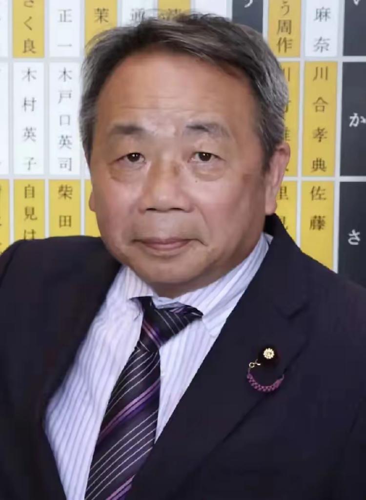 4月22日这天，126名日本议员集体涌向靖国神社“拜鬼”的新闻一出，立刻就炸了中