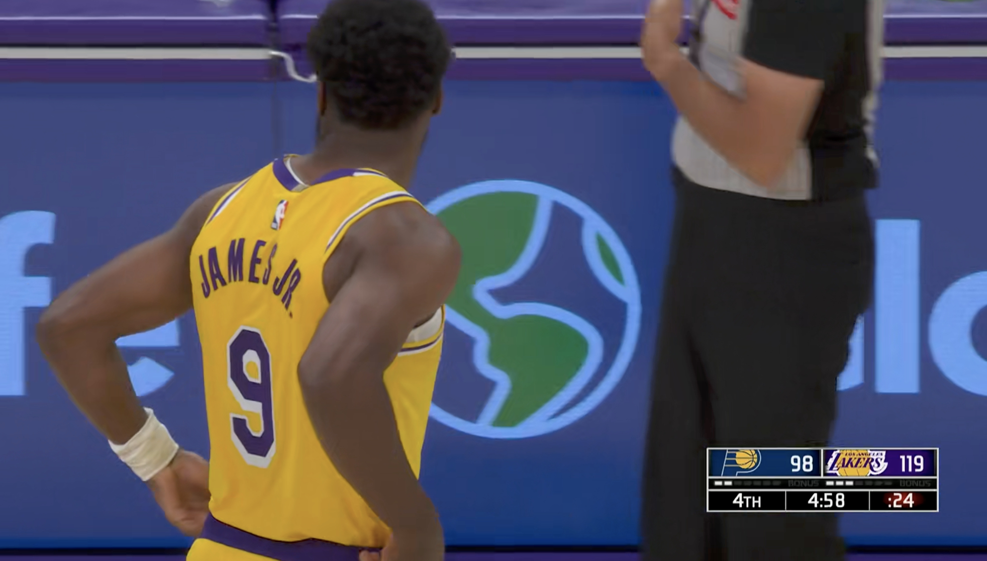 布朗尼登场，垃圾时间，提前恭喜湖人赢球。步行者vs湖人