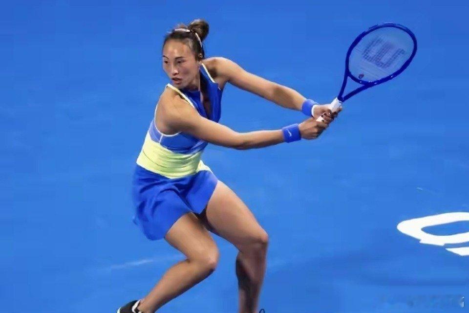 凤凰新闻【险胜郑钦文仅1天！莱巴金娜爆冷出局，WTA多哈赛4强乱了！名单出炉】W