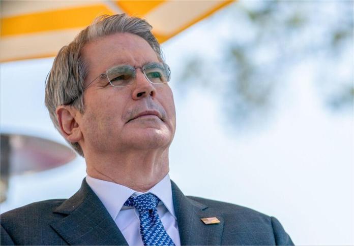 美国财政部长贝森特11月25日在接受CNBC采访时称，中美两国永远是天然的竞争对