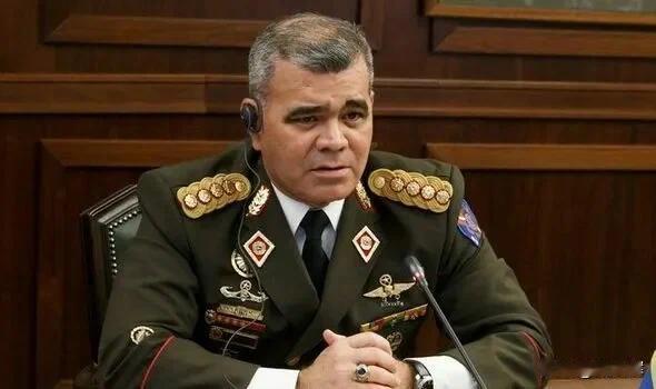 12月12日，委内瑞拉国防部长弗拉基米尔·帕德里诺·洛佩斯指责华盛顿企图掠夺拉丁